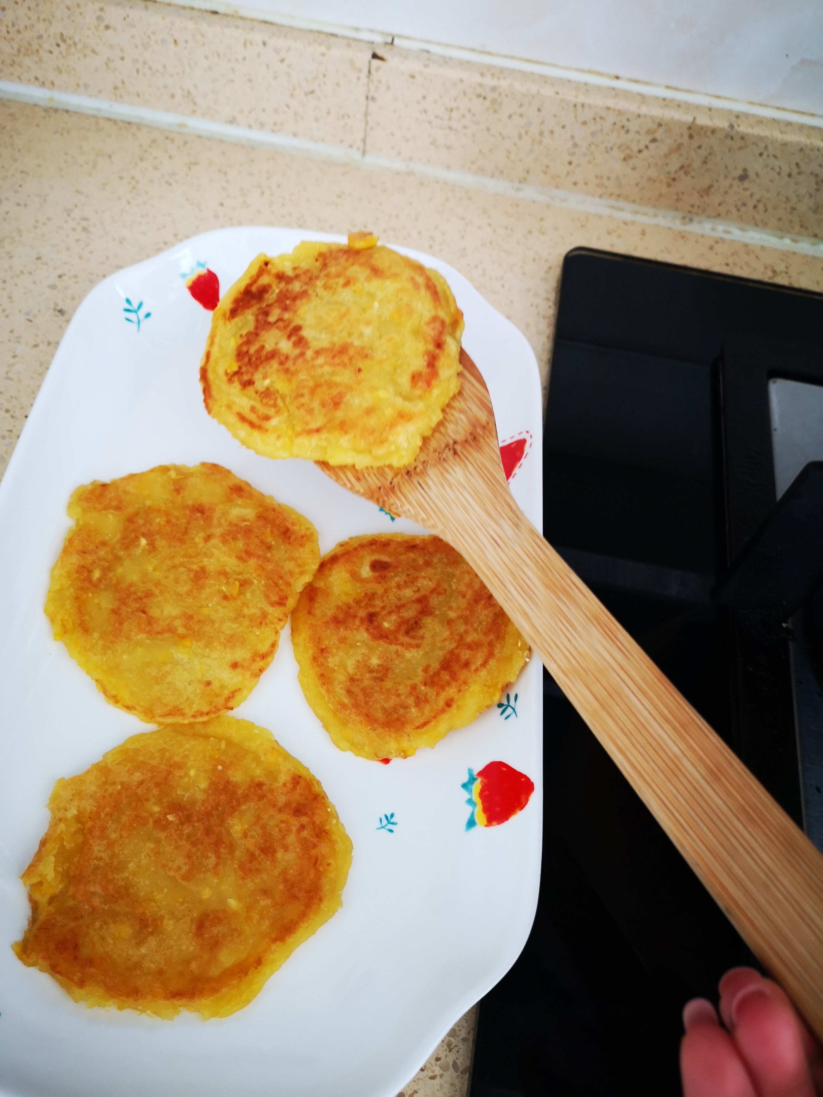 煎糯玉米粑粑四川苞谷贵州特产包谷粗粮新嫩玉米