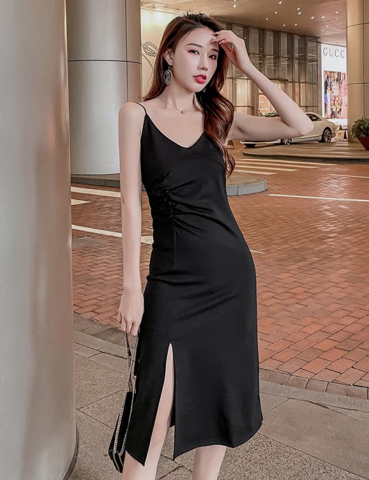 黑色性感开叉吊带连衣裙女中长款夏季外穿修身显瘦赫本气质小黑裙