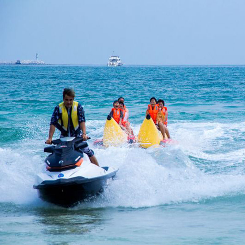 三亚亚龙湾水上项目摩托艇香蕉船拖拉降落伞海水上飞龙帆船飞鱼游