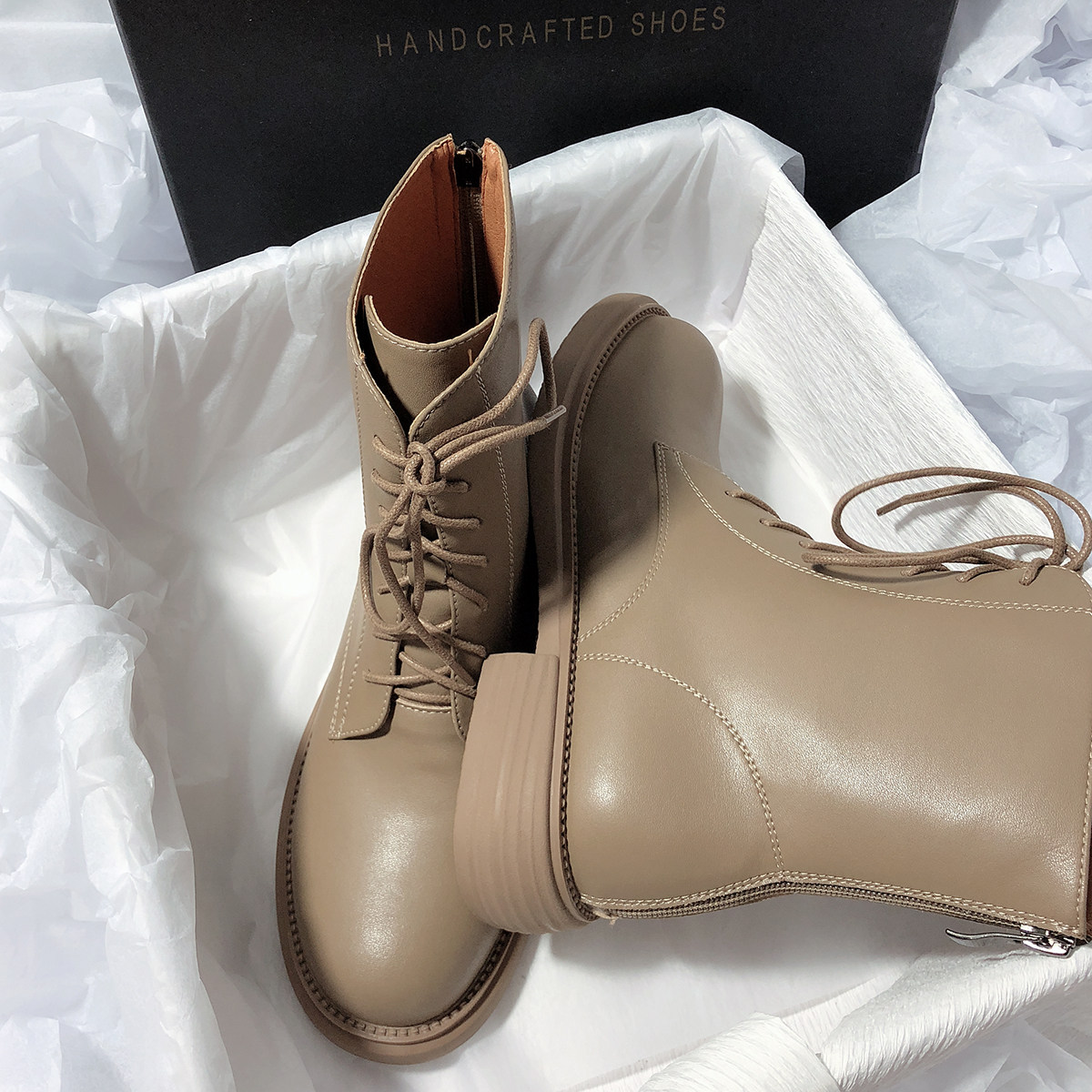 森屿海巷质感2022新款真皮平底简约短筒圆头中马丁靴