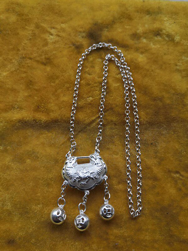 长命富贵麒麟长命纯银平安古风银锁苗族手工银饰苗族银饰