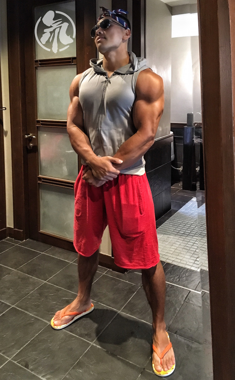 liangpinjacky梁品氚男子拉链无袖连帽修身运动健身衣