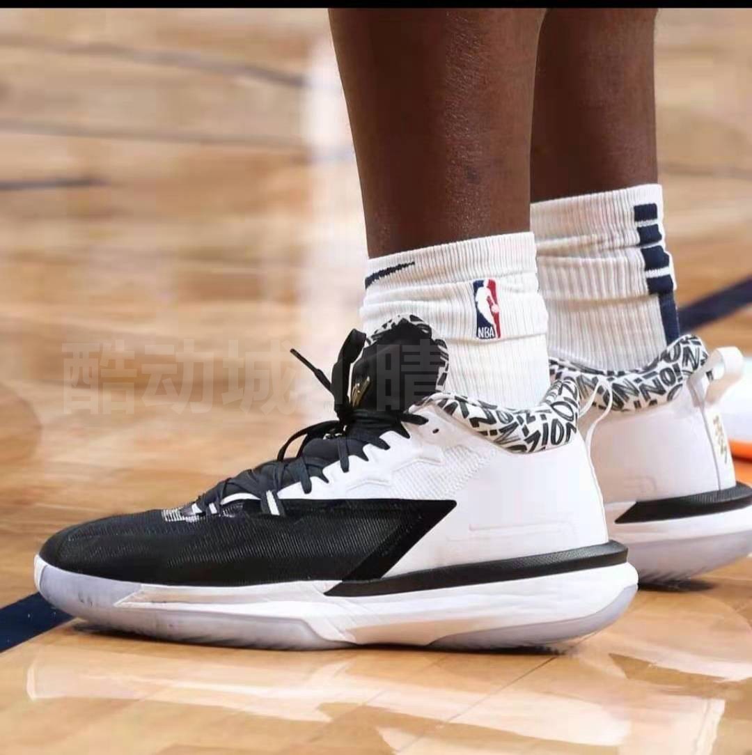 锡安1代黑白蓝彩彩色低帮篮球鞋胖虎zion一代篮球鞋