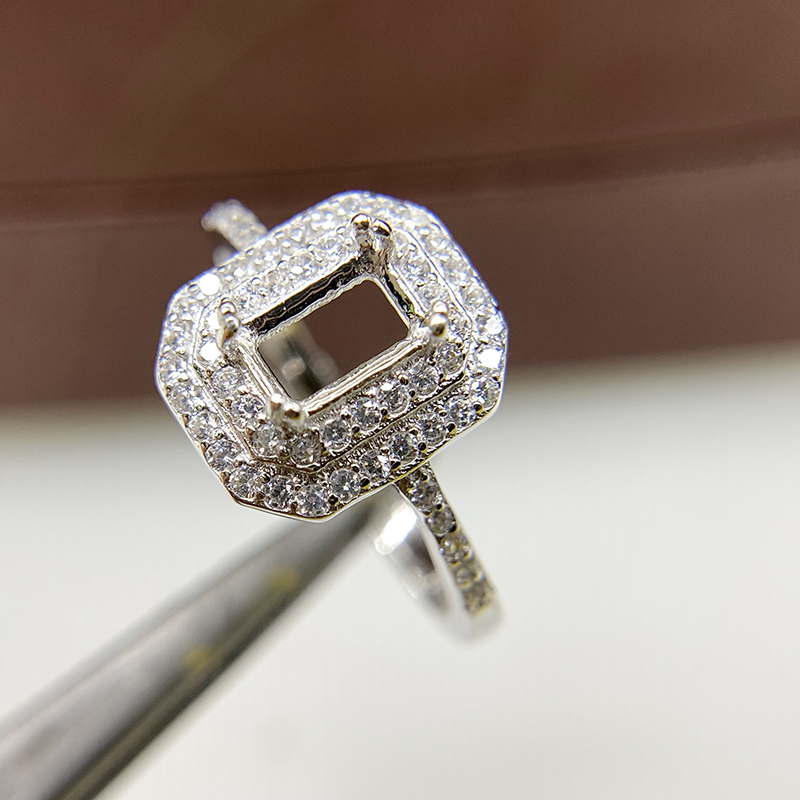 曼妮活口宝石镶嵌6mm长方形空托女精工戒指