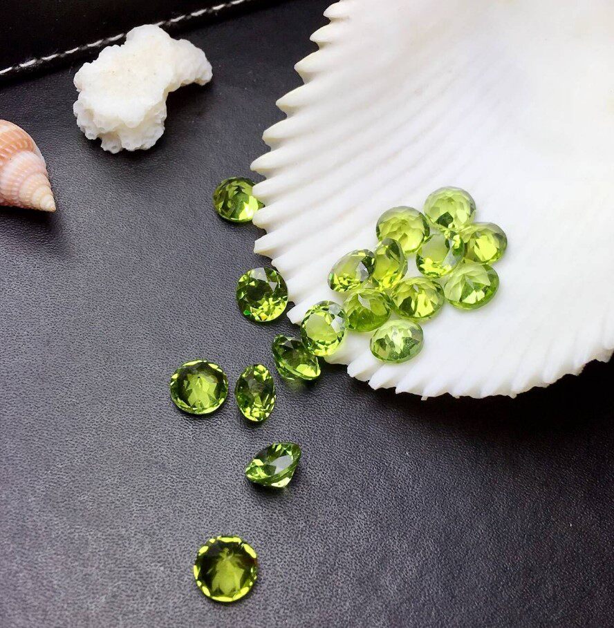 天然橄榄石裸石戒面圆形3mm4mm5mm6mm7mm8mm戒指吊坠戒指