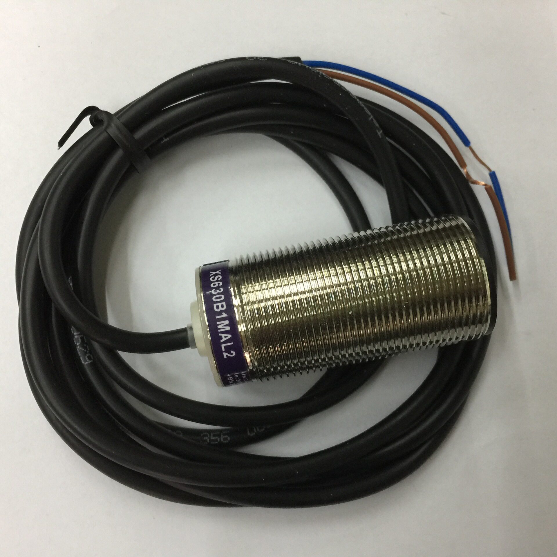 原装正品xs630b1mal2施耐德电感接近开关传感器感应开关法国感应开关
