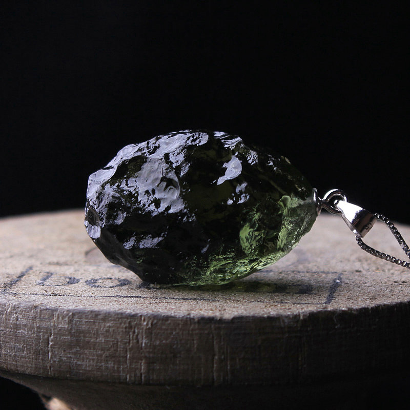 稀少天然捷克墨绿随形陨石吊坠银镶锁骨能量项坠