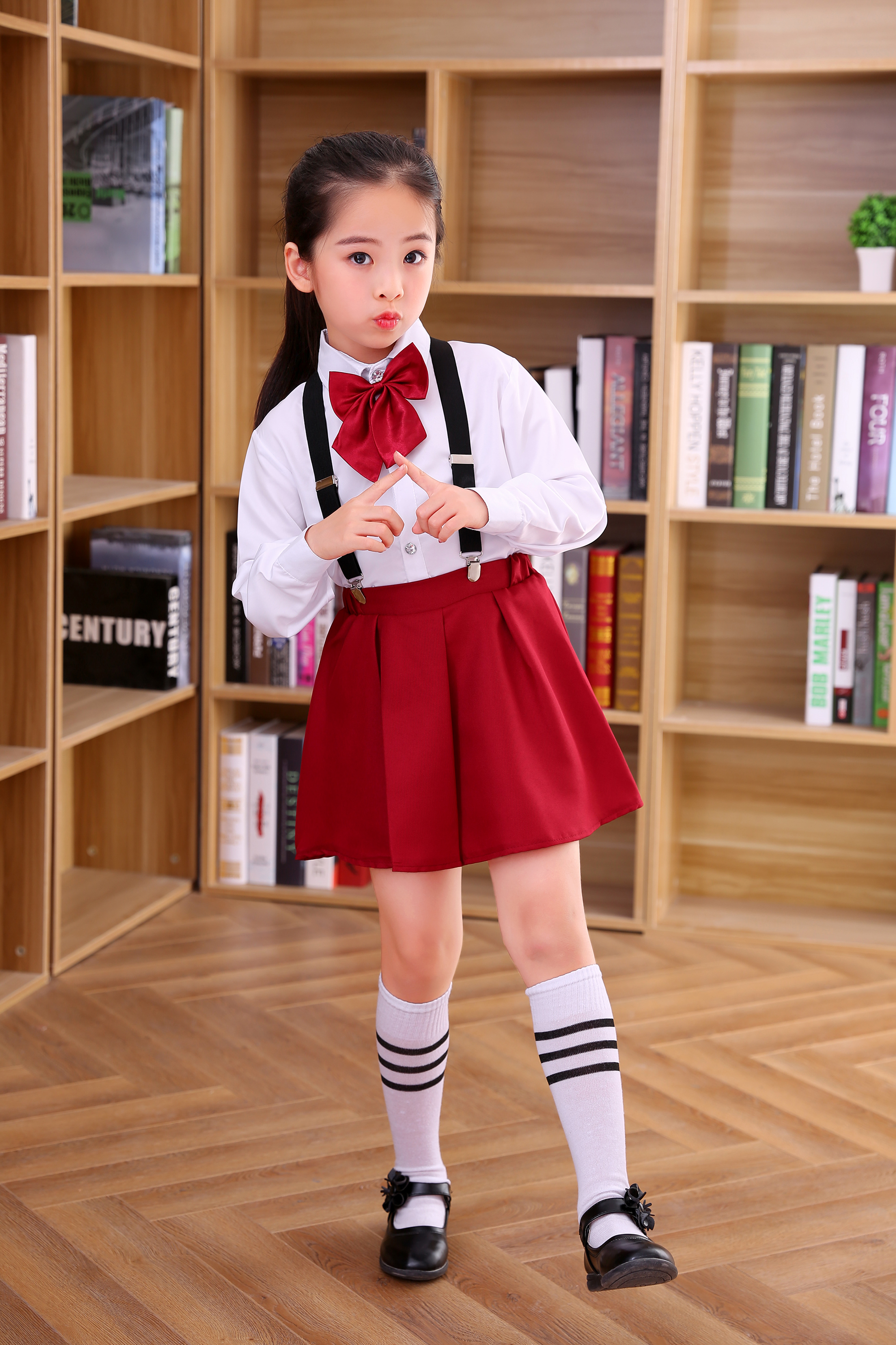 表演儿童背带演出服小学生学生大合唱团钢琴礼服诗歌儿童演出服