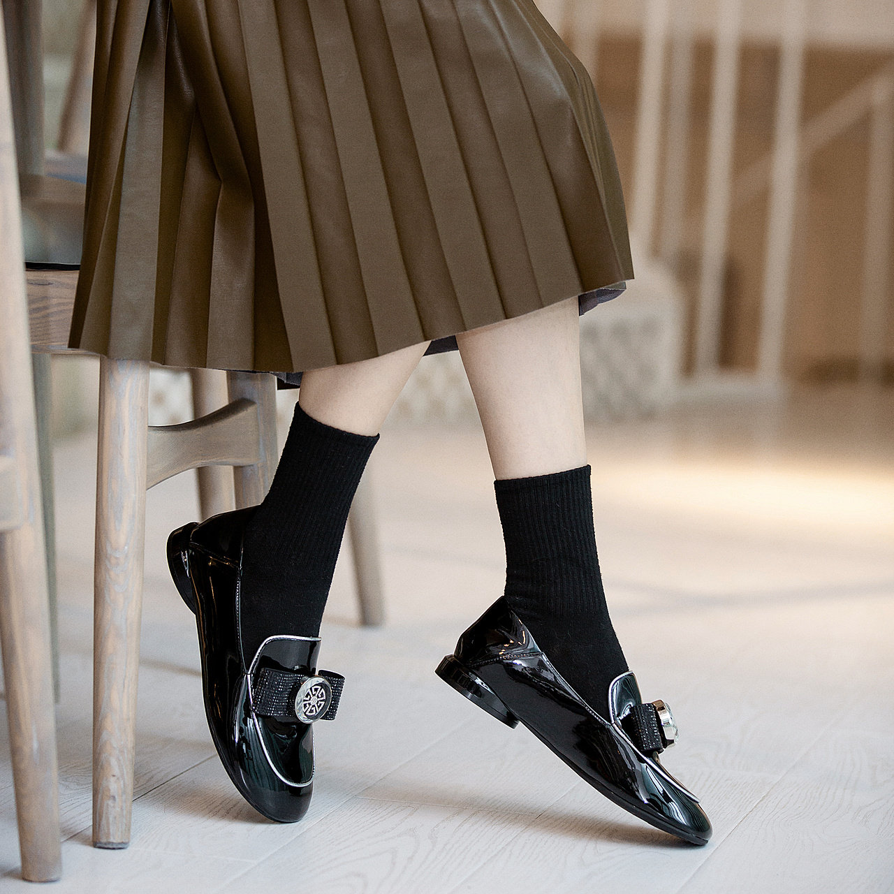 mio米奥女鞋春夏漆皮复古蝴蝶结jk制服英伦风乐福鞋