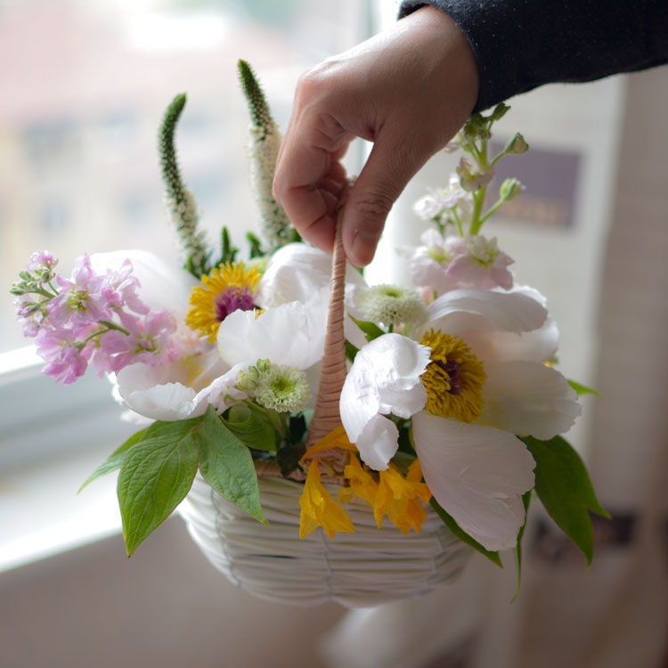 花篮新款手提迷你插花diy母亲节花艺情人抱抱花篮