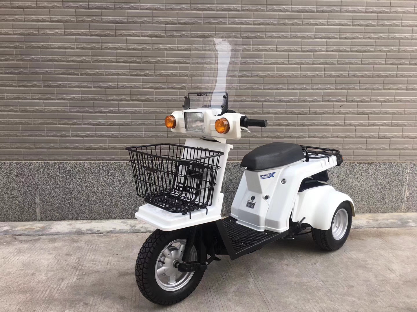 进口原装本田不倒翁摩托车三轮燃油助力50cc四冲摩托车整车
