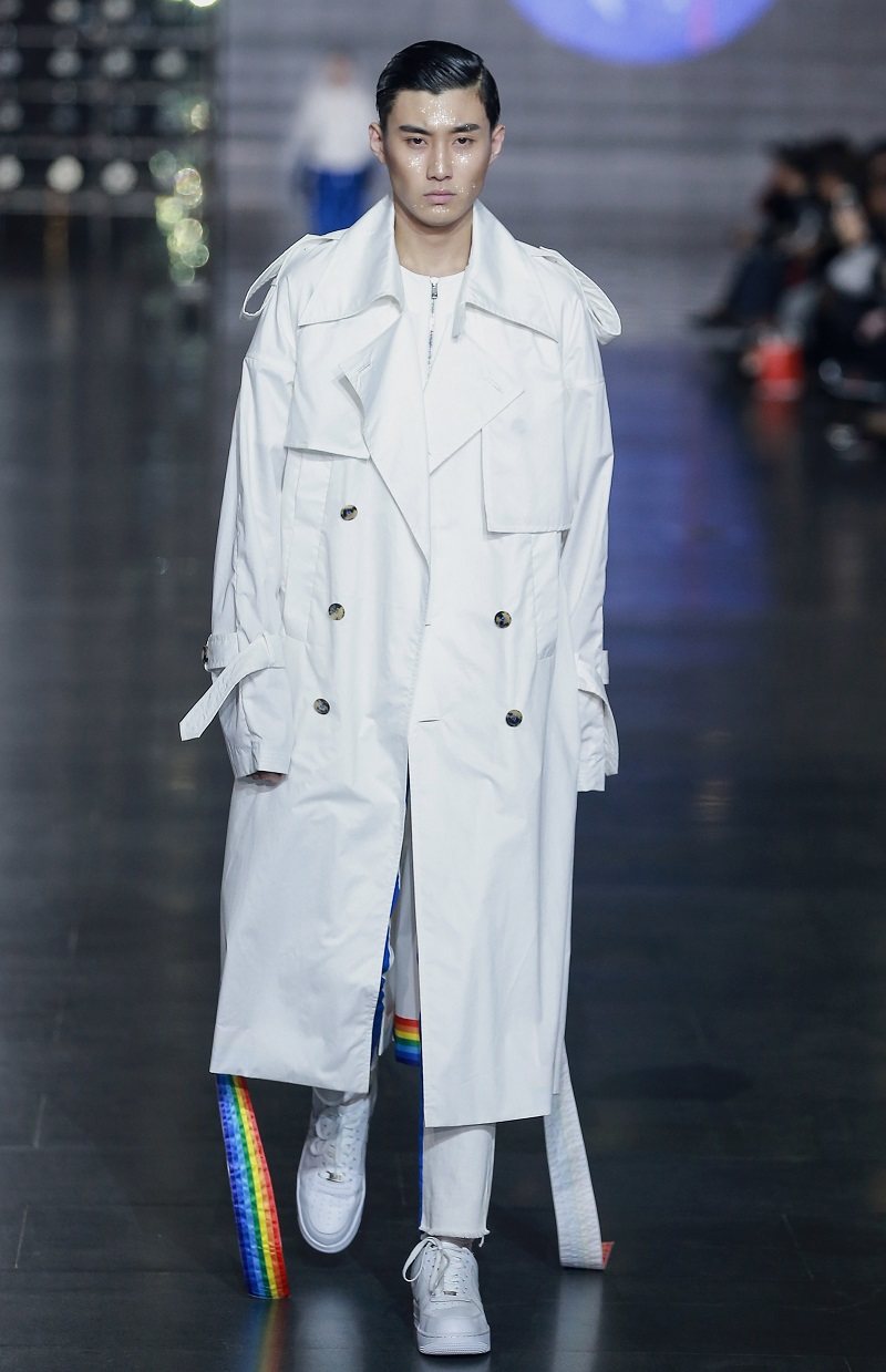 chengguangwang衣服藏着彩虹彩色腰带风衣无性别局限风衣