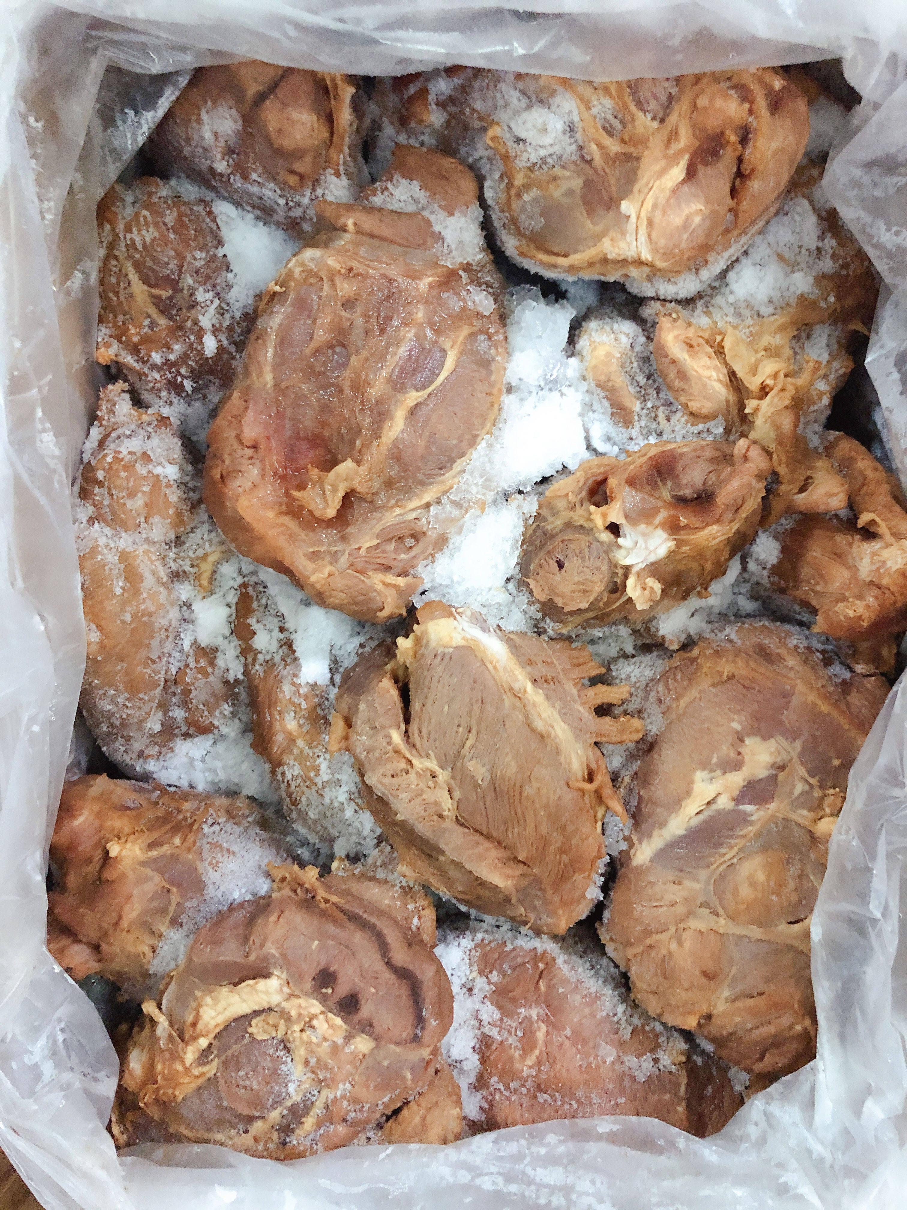 金钱牛肉半成品腱肉冷冻熟食酱卤整箱牛腱子