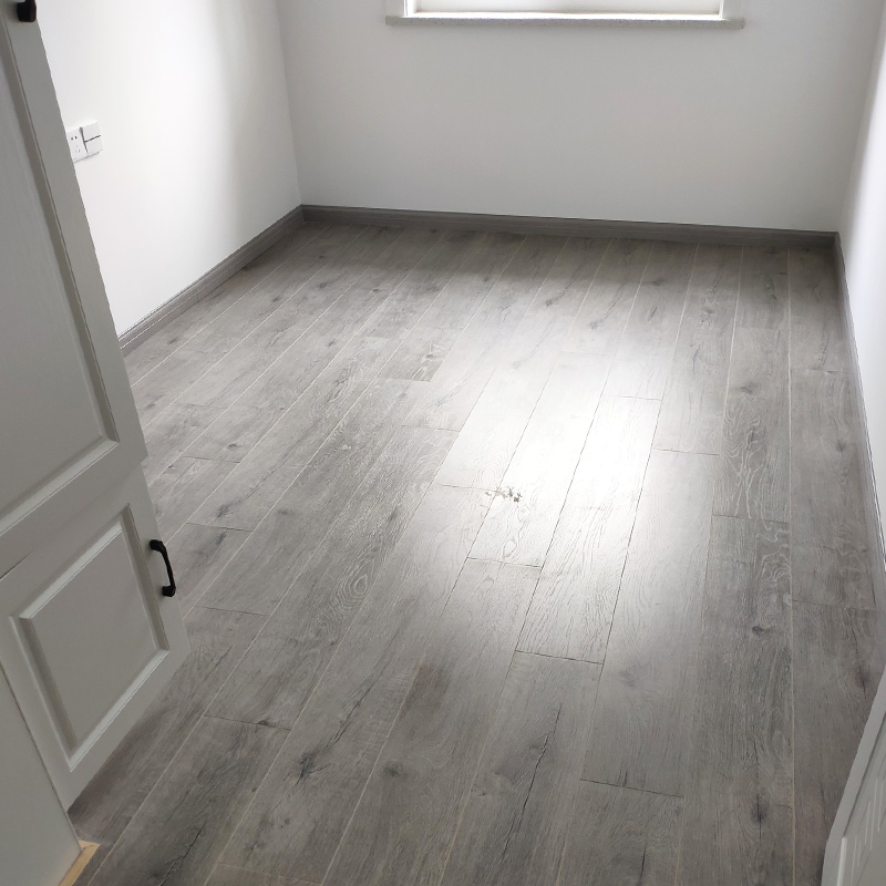 家用灰色强化复合木地板12mm木质复古金刚耐磨强化复合地板