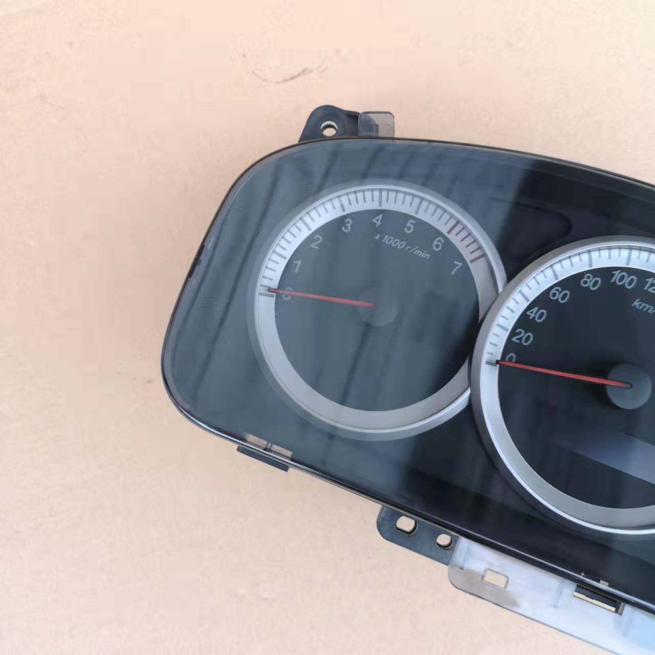 仪表君越适用于老君汽车仪表盘总成组合转速表里汽车仪表