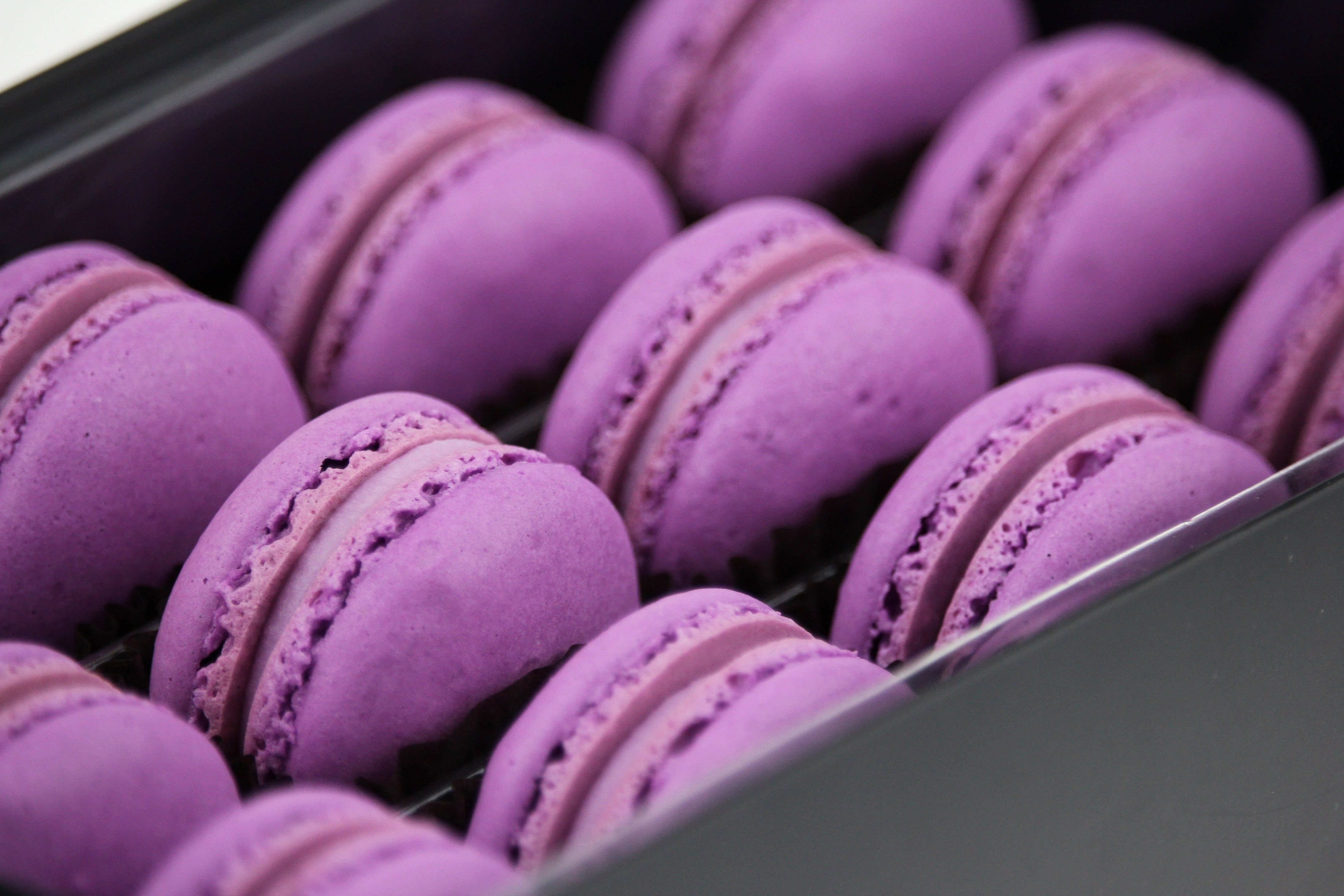 法式马卡龙甜点12枚婚庆糕点点心情人节紫葡萄甜品传统西式糕点