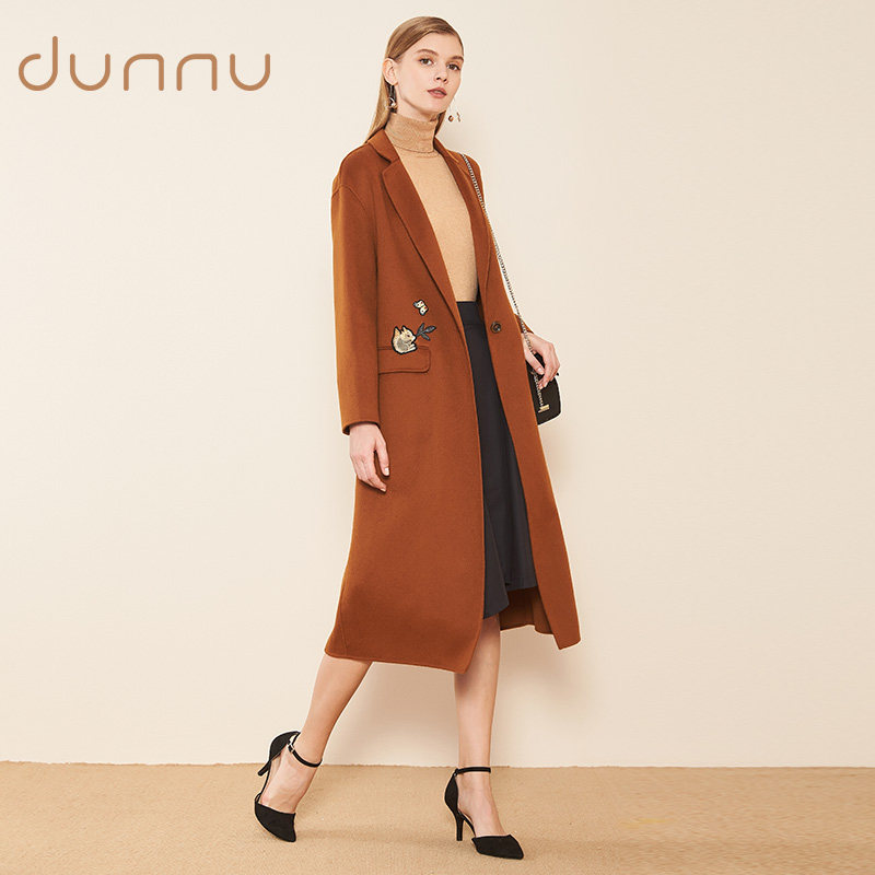 羊毛大衣敦奴dunnu2020春季新款大气中长绣花点缀毛呢外套