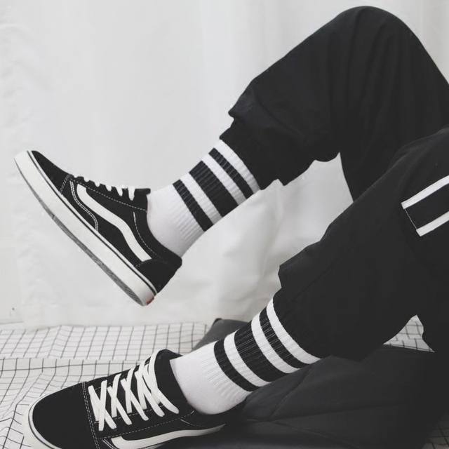 Korean socks men and women ins tube student trend Harajuku style ulzzang stockings summer cotton long socks men Korean socks men and women ins tube student trend Harajuku style ulzzang stockings summer cotton long socks men