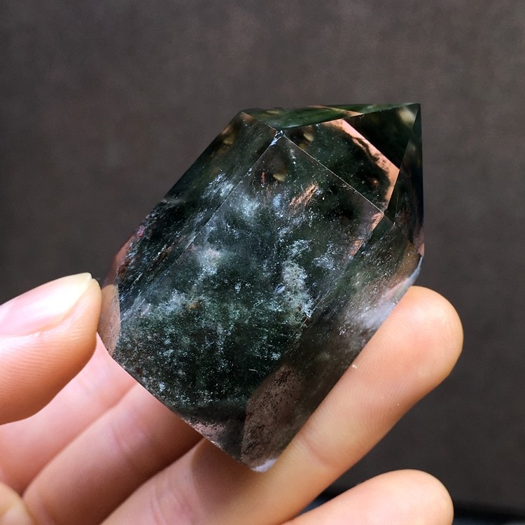 天然幽灵柱子墨绿色水晶原石棱柱千层山金字塔家居摆件