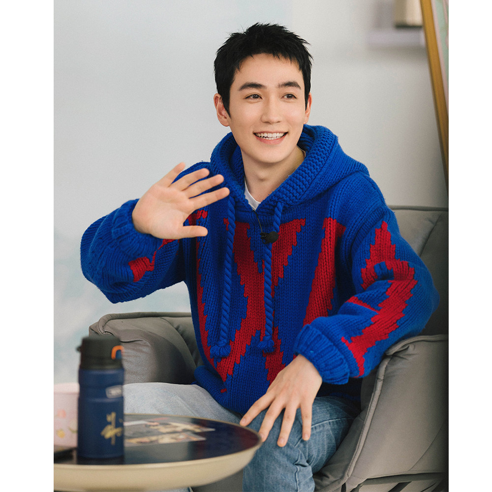 朱一龙明星同款克莱因蓝连毛衣男女秋冬宽松慵懒毛衣