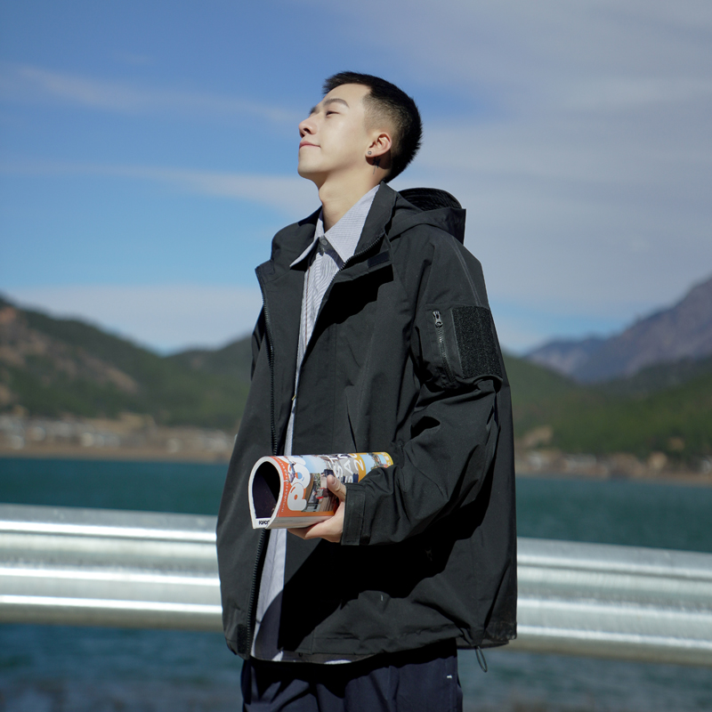 D022春秋魔术贴连帽夹克男士冲锋衣潮牌宽松休闲衣服学生工装外套