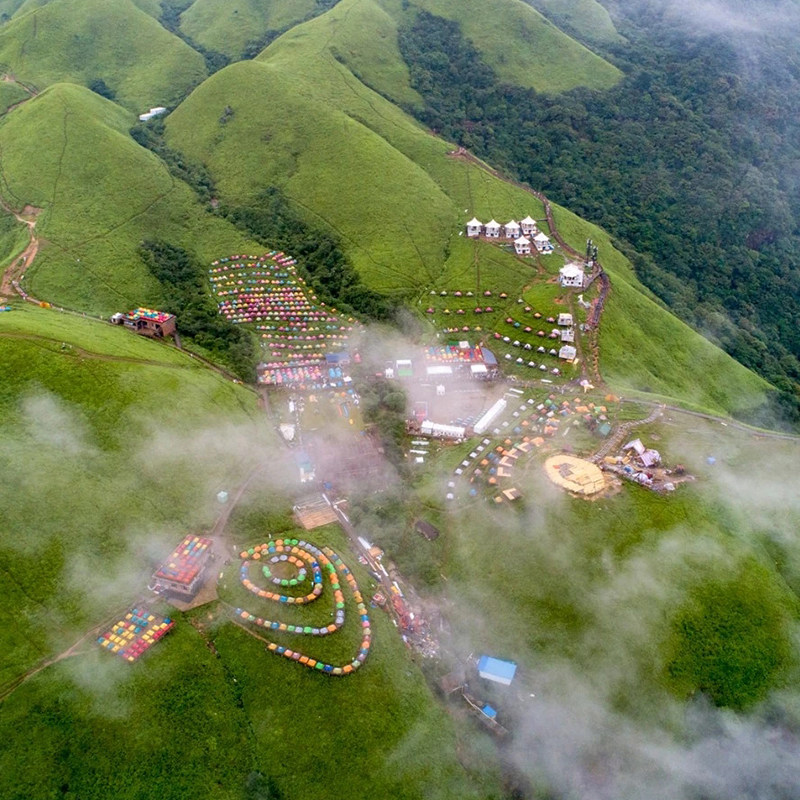 [武功山风景区-观音宕球形帐篷]萍乡武功山住宿观音宕六人帐篷