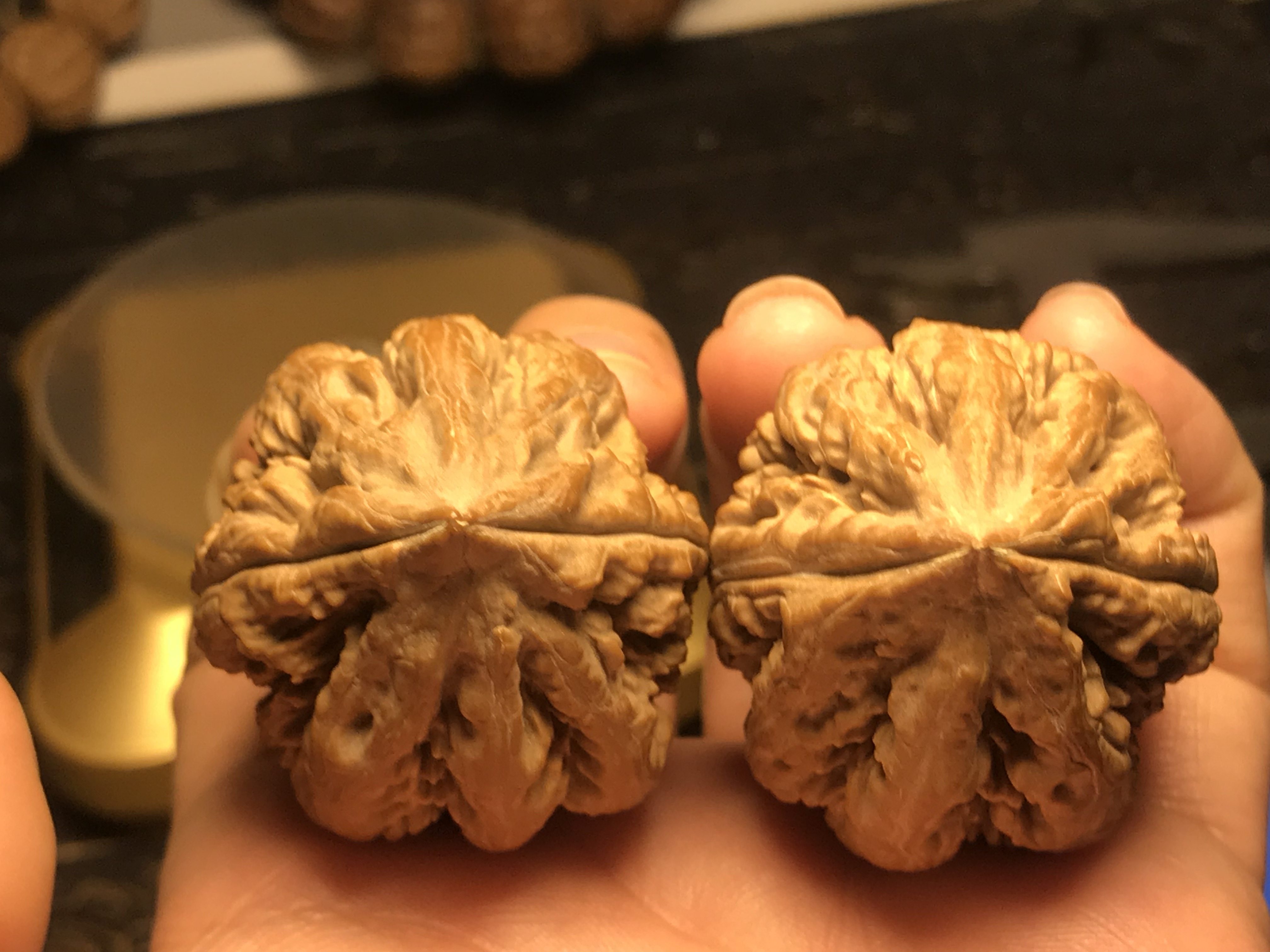 精品文玩核桃野生八棱大秋子