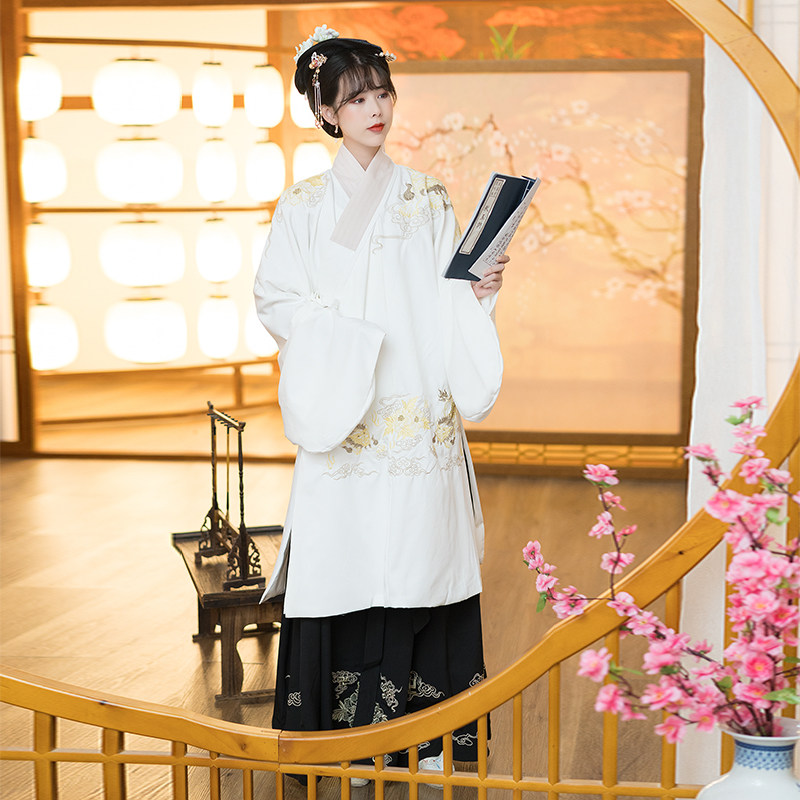 中国国风日常传统汉服交领长袄明制重工绣花民族服装