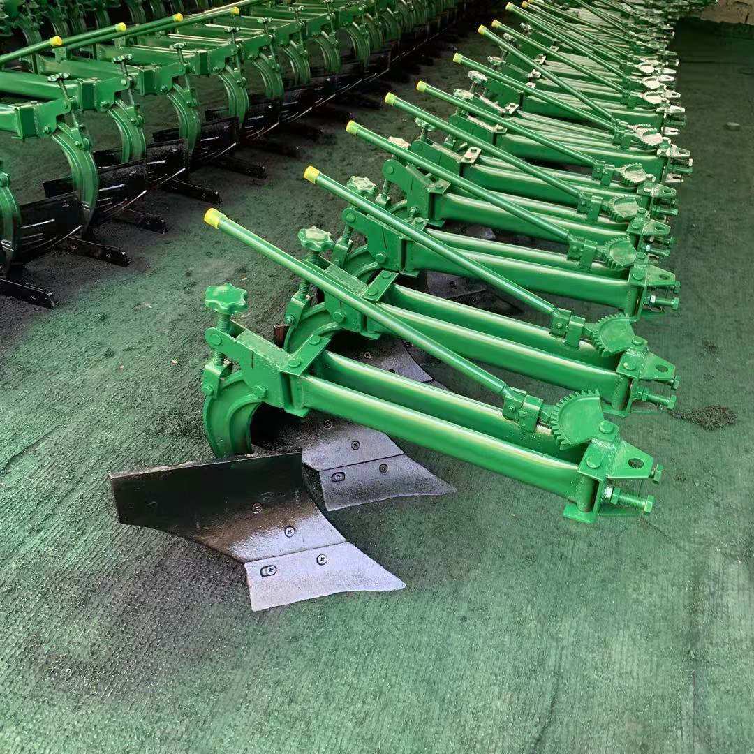新款手扶拖拉机配套双铧犁农机具铧式耕地开沟双面翻土耕种机械