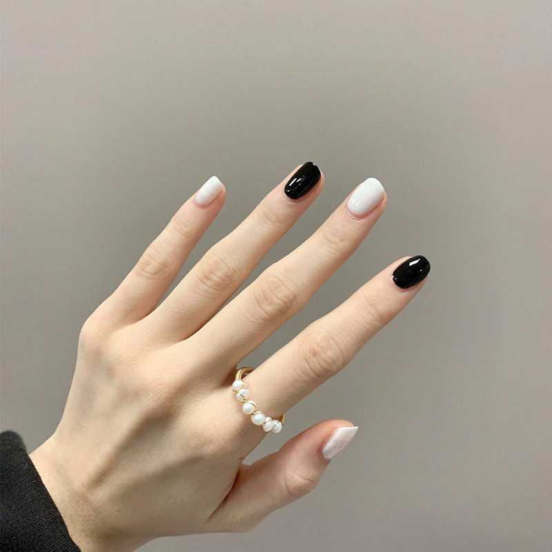黑色指甲油2022年新款网红显白流行月光白色美甲指甲彩妆