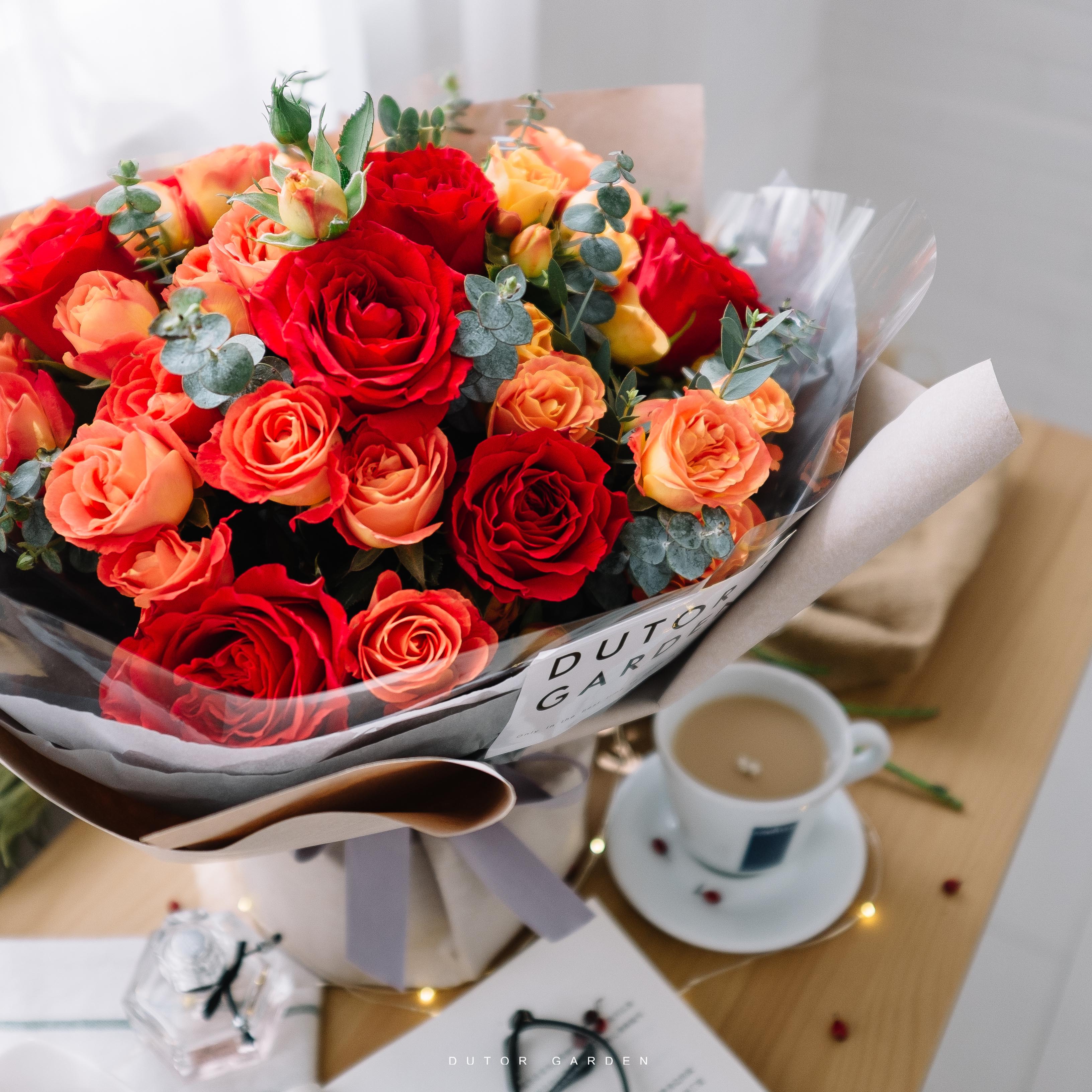 鲜花西安油画画风复古玫瑰玫瑰花花束母亲节定制鲜花速递同城