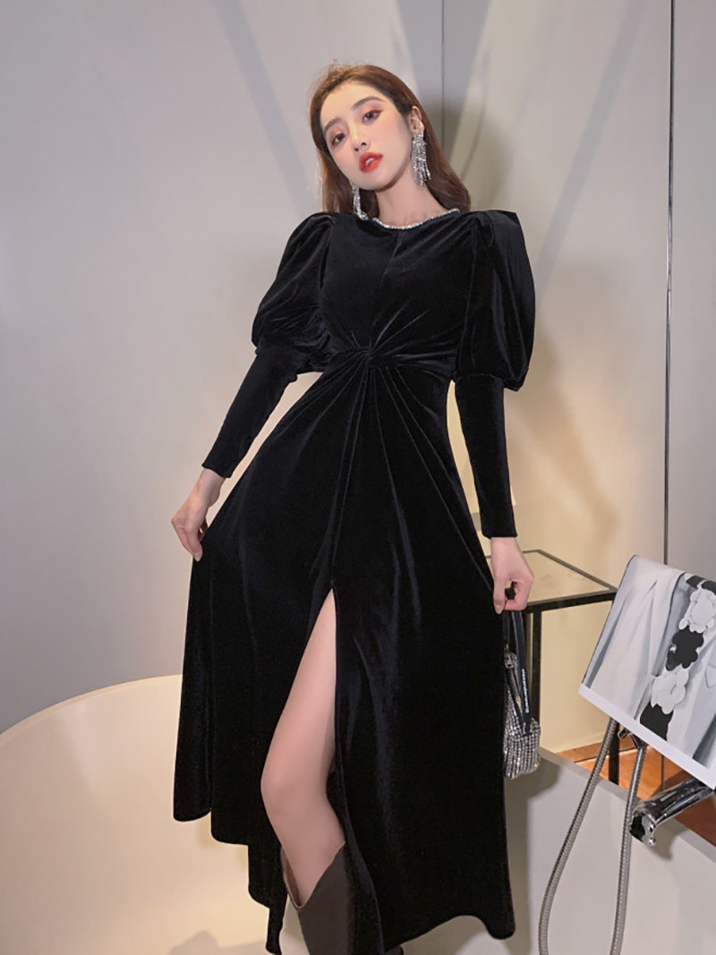 泰国潮牌女21秋冬名媛高级感气质宴会黑色天鹅绒泡泡袖开叉连衣裙