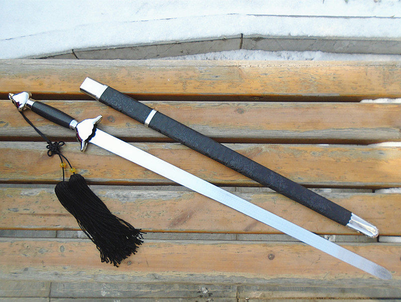 太极剑成人男女训练儿童练习武术软响剑汉服道具表演剑舞蹈未开刃