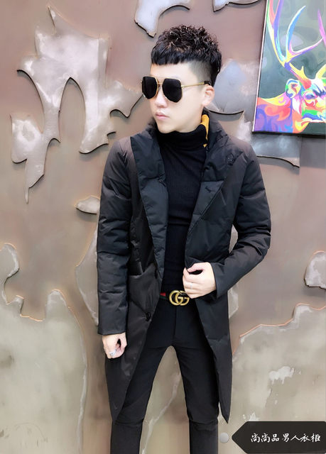 2020 winter trend men's personality slim down jacket Korean version of the British handsome mid-length fashion down jacket 2020 winter trend men's personality slim down jacket Korean version of the British handsome mid-length fashion down jacket