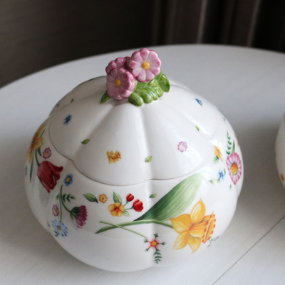 w1962出口硬瓷春季新款春季觉醒兔子硬瓷手工花瓣收纳罐家居摆件