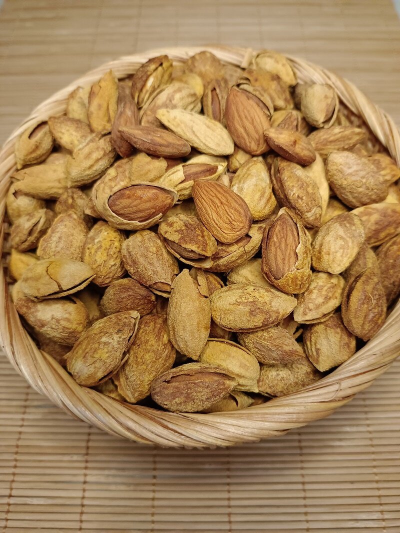 天虹剥壳杏仁带壳干果坚果虹牌新疆巴旦盐焗杏仁