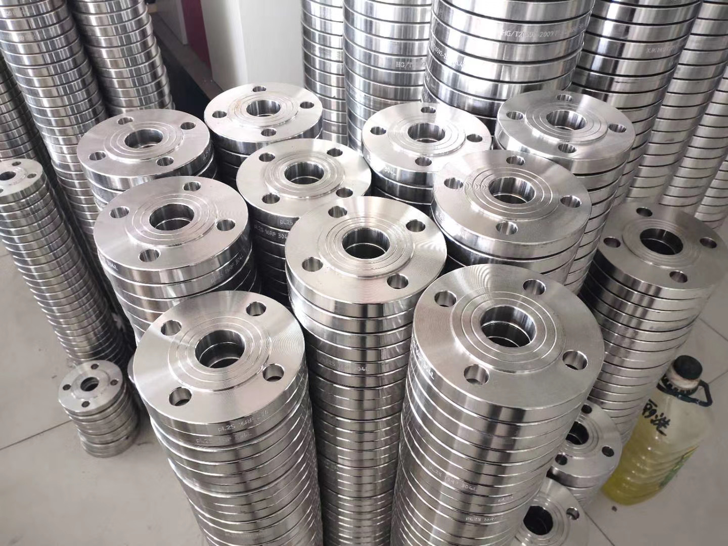 不锈钢法兰316l平焊法兰盘新款丝扣兰蝶dn25不锈钢制品