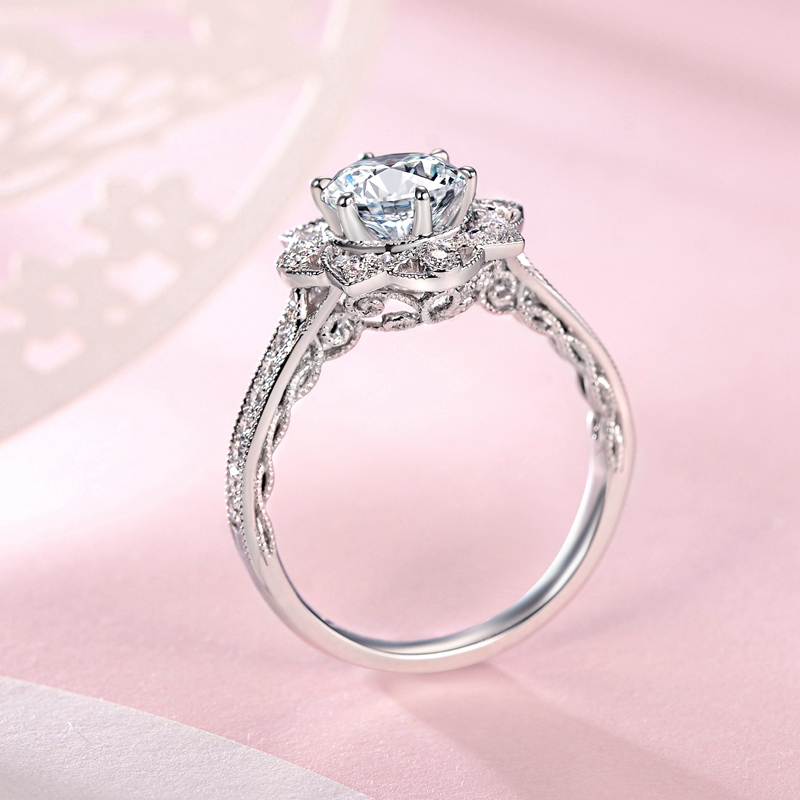 珂兰钻石18k金钻石戒指50分一克拉钻戒群镶订婚结婚戒指女定制