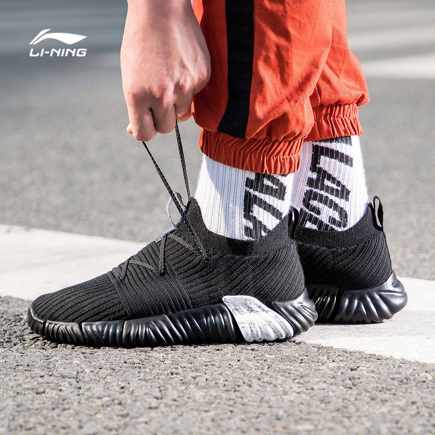 李宁休闲鞋男新款悟空包裹一体织情侣鞋春夏季运动鞋agln057