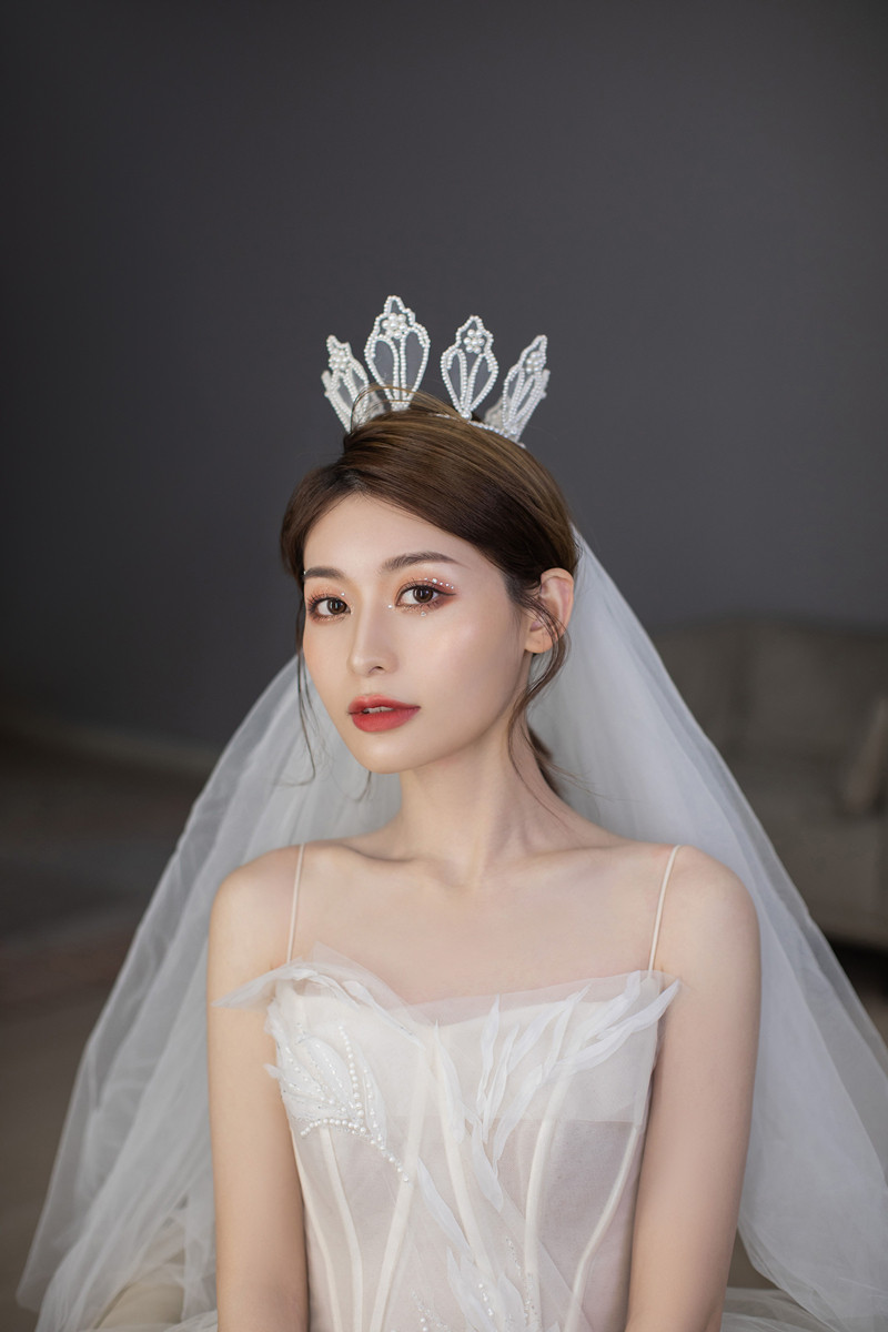 甜美清新白色珍珠皇冠女生生日公主王冠成人发饰