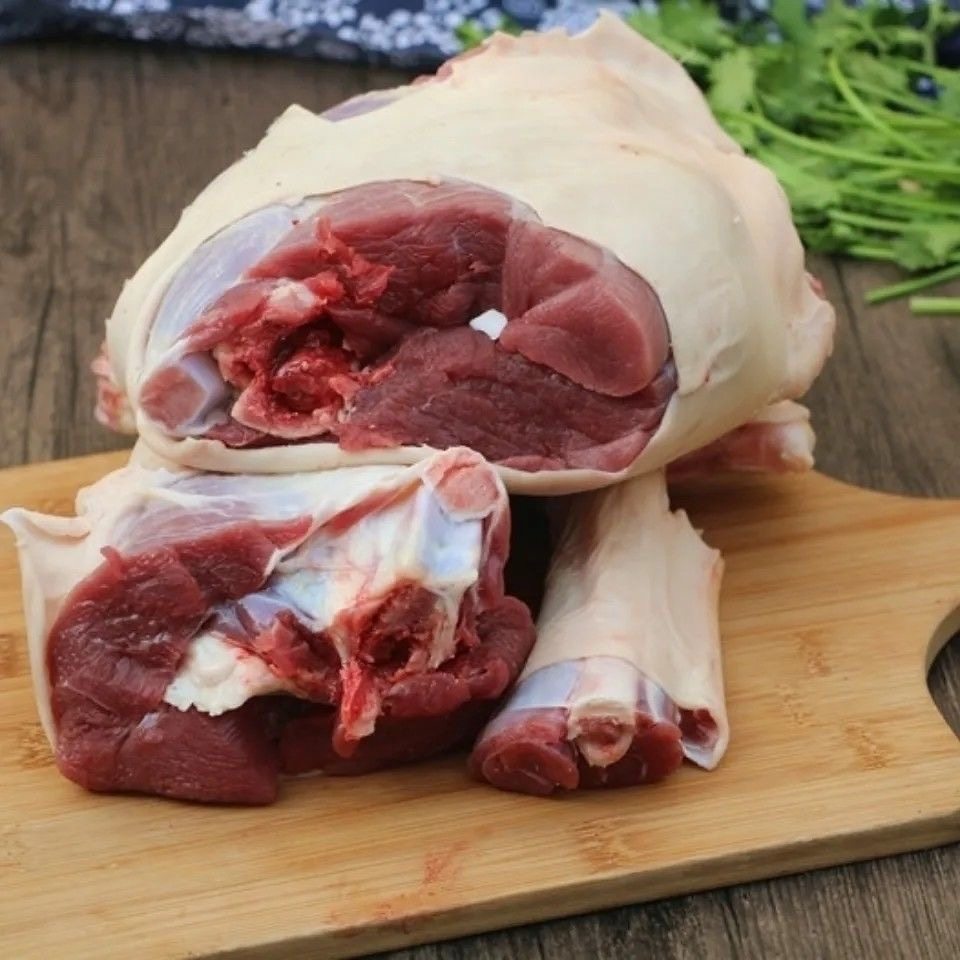上海崇明山羊腿6斤整腿皮带骨带新鲜羊肉生羊腿