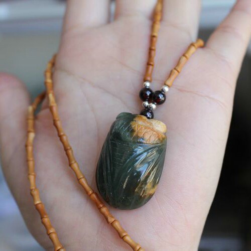 天然玉石保真和田玉河磨籽料原皮析木绿手工项坠