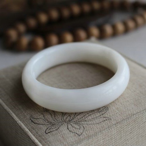 天然玉石保真和田野牛沟料瓷白一级白玉手镯手镯