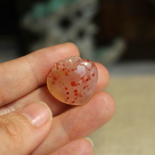 天然玉石保真阿拉善糖心玛瑙草莓点点手工雕刻项坠