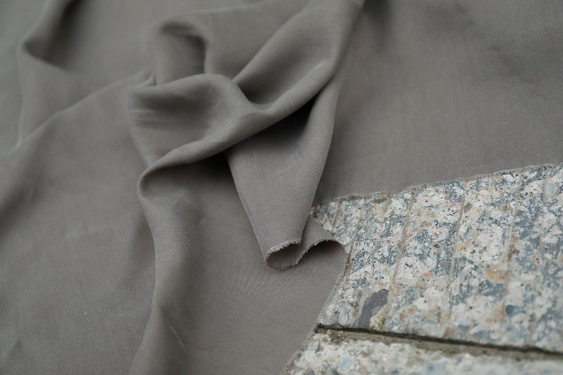 特价意大利进口灰色素色砂洗铜氨丝天丝棉布料布面料