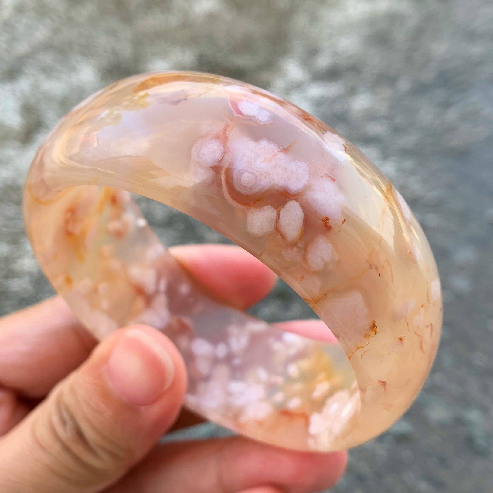 樱花玛瑙时尚手镯红花玉髓宽版镯子龙纹飘575圈手镯