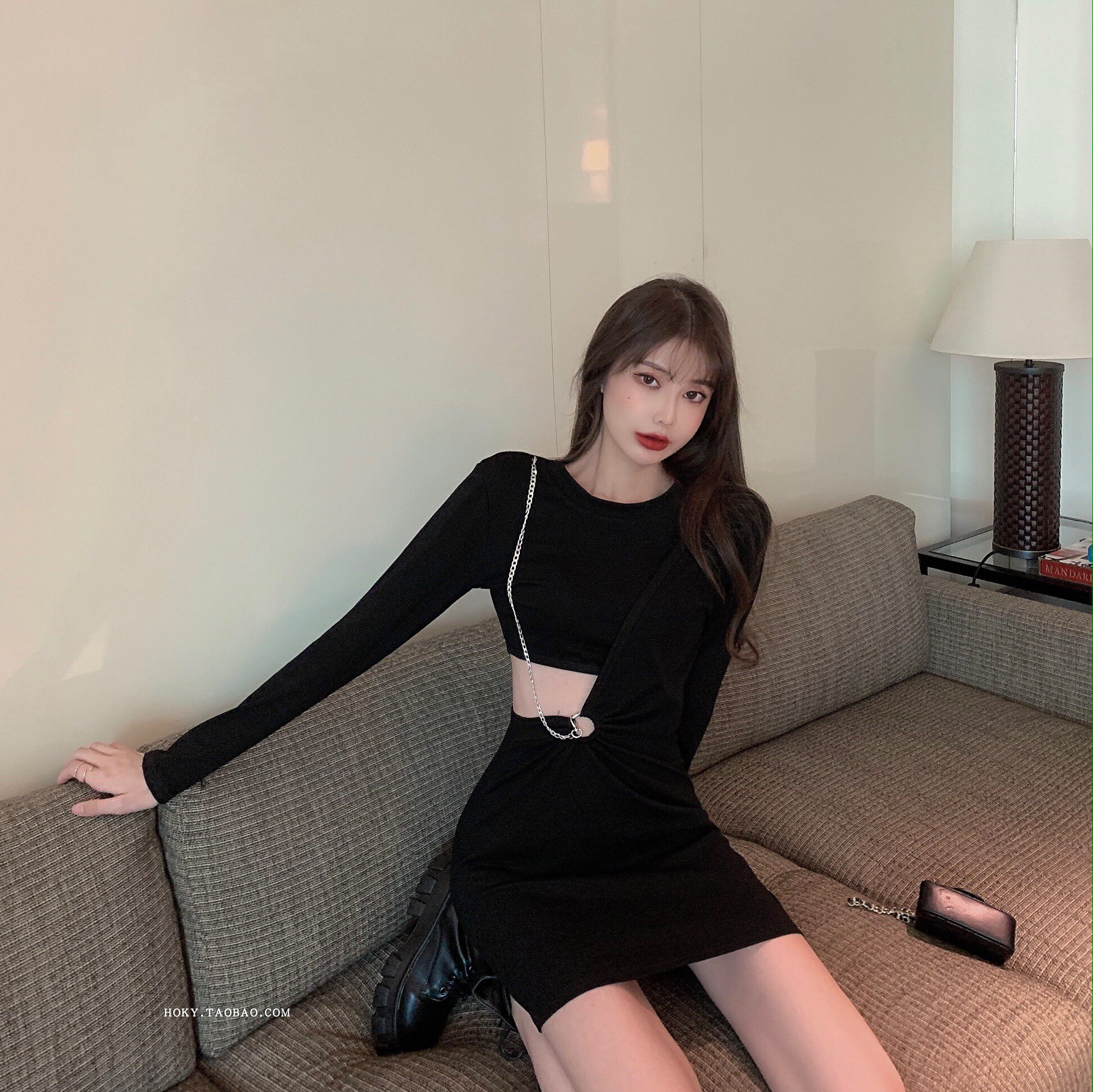 hoky黑色性感露腰连衣裙女装秋季新款韩版设计连衣裙