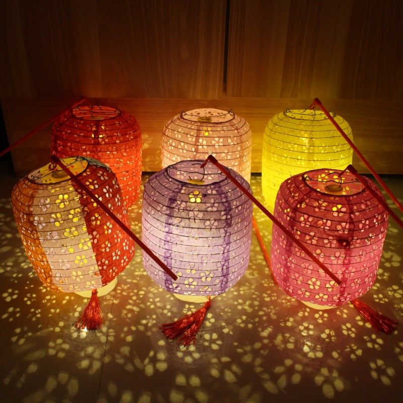 中秋节儿童手提发光舞蹈装饰汉服拍摄道具古风花灯冬瓜镂空纸灯笼