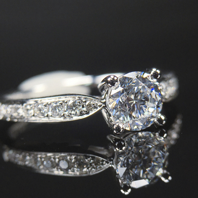 献和昌 赠18k金四爪钻石戒托 主钻0.30克拉i-j净度si  定制款