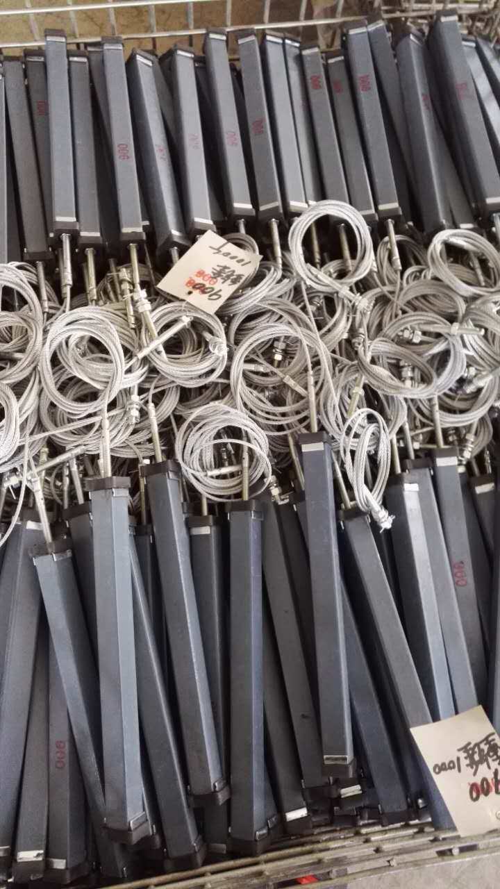 东芝三菱申菱三洋巨人通力电梯层门厅门重锤强迫关门装置通用型